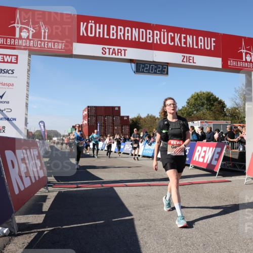 03.10.2025 - Köhlbrandbrückenlauf Lena Gebhardt http://msf.ph/oto/9048448 03.10.2025 13:20:24 Ziel 4385, 4397, 4570, 4571, 4591, 4672, 4739, 4779, 4859, 4994, 5082, 5144, 5160, 5208, 5631, 5672, 5683, 5790, 5850, 6035, 6136 meine-sportfotos.de