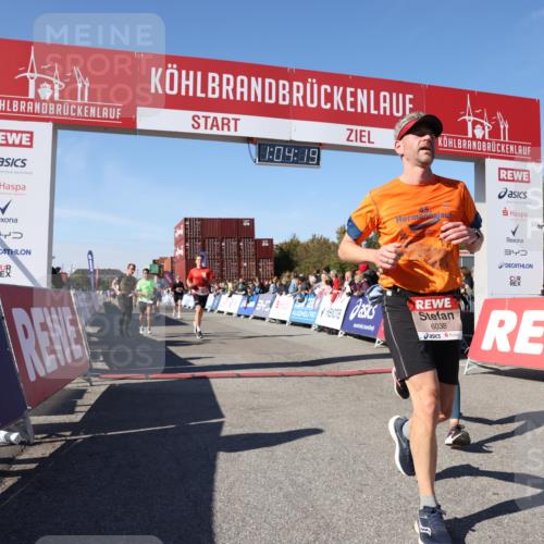 03.10.2025 - Köhlbrandbrückenlauf Lena Gebhardt http://msf.ph/oto/9048461 03.10.2025 13:04:19 Ziel 4297, 4494, 5055, 5721, 6038, 6250, 6251, 6523, 6723, 6724 meine-sportfotos.de