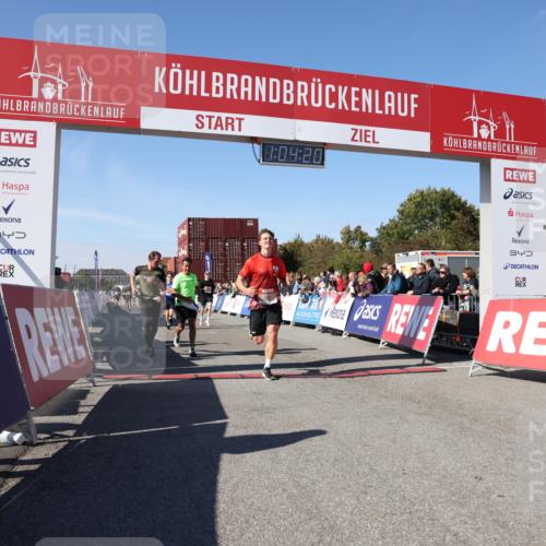 03.10.2025 - Köhlbrandbrückenlauf Lena Gebhardt http://msf.ph/oto/9048473 03.10.2025 13:04:20 Ziel 4117, 4198, 4297, 4494, 5055, 5721, 6038, 6250, 6251, 6523, 6723, 6724 meine-sportfotos.de