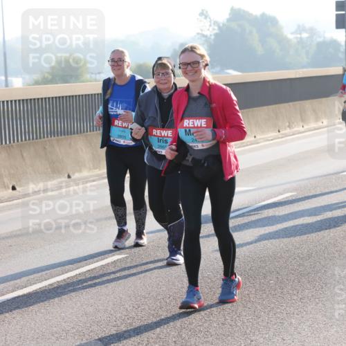 03.10.2025 - Köhlbrandbrückenlauf Lena Gebhardt http://msf.ph/oto/9048474 03.10.2025 09:30:41 Position 1 3805, 266, 24, 2795 meine-sportfotos.de