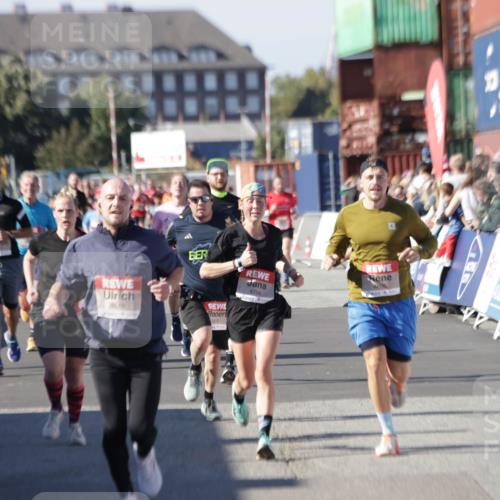 03.10.2025 - Köhlbrandbrückenlauf Jannik Wohlers http://msf.ph/oto/9048475 03.10.2025 13:07:17 Ziel 4444, 4590, 4649, 4794, 4806, 5645, 5646, 6302, 6459, 6467 meine-sportfotos.de