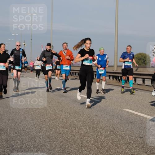 03.10.2025 - Köhlbrandbrückenlauf Fabian Wolf http://msf.ph/oto/9048477 03.10.2025 10:00:32 Position 3 1868, 3125, 116 meine-sportfotos.de