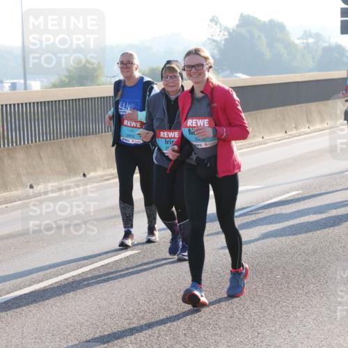 03.10.2025 - Köhlbrandbrückenlauf Lena Gebhardt http://msf.ph/oto/9048481 03.10.2025 09:30:41 Position 1 3805, 26, 2432 meine-sportfotos.de