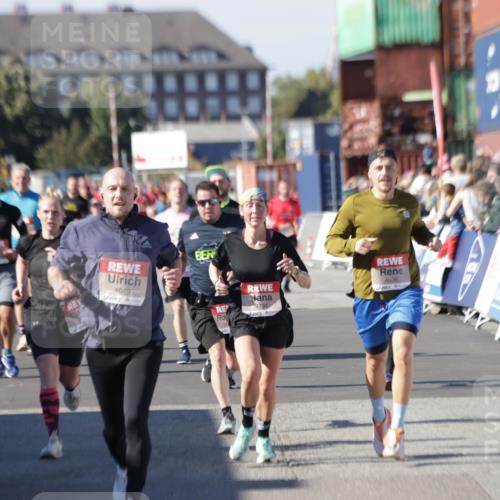03.10.2025 - Köhlbrandbrückenlauf Jannik Wohlers http://msf.ph/oto/9048484 03.10.2025 13:07:17 Ziel 4444, 4590, 4649, 4794, 4806, 5645, 5646, 6302, 6459, 6467 meine-sportfotos.de