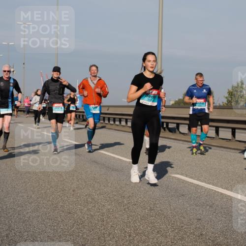03.10.2025 - Köhlbrandbrückenlauf Fabian Wolf http://msf.ph/oto/9048492 03.10.2025 10:00:32 Position 3 3125 meine-sportfotos.de