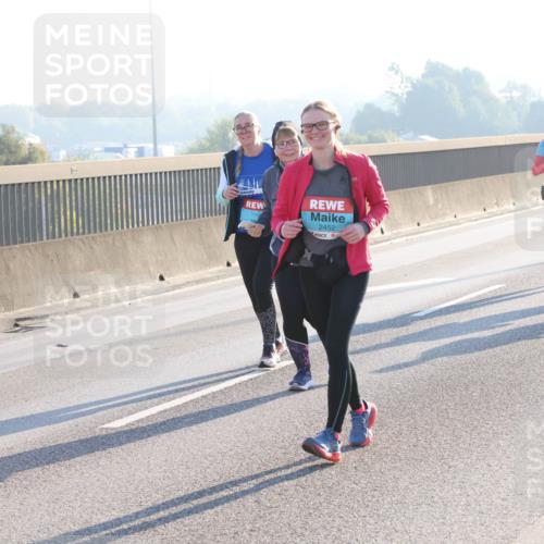 03.10.2025 - Köhlbrandbrückenlauf Lena Gebhardt http://msf.ph/oto/9048497 03.10.2025 09:30:41 Position 1 2452 meine-sportfotos.de
