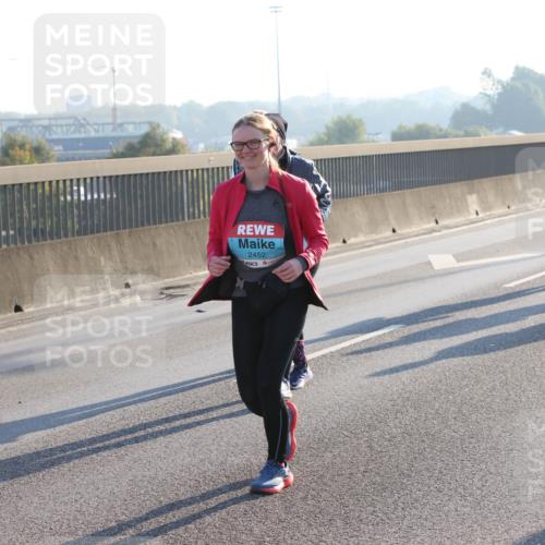 03.10.2025 - Köhlbrandbrückenlauf Lena Gebhardt http://msf.ph/oto/9048510 03.10.2025 09:30:43 Position 1 2452 meine-sportfotos.de