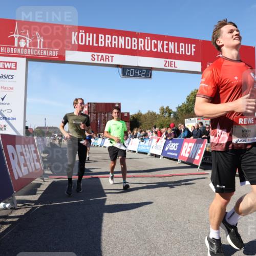 03.10.2025 - Köhlbrandbrückenlauf Lena Gebhardt http://msf.ph/oto/9048516 03.10.2025 13:04:22 Ziel 4117, 4198, 4297, 4494, 4665, 4836, 4995, 5055, 6038, 6250, 6251, 6523, 6723, 6724 meine-sportfotos.de
