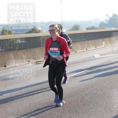 03.10.2025 - Köhlbrandbrückenlauf Lena Gebhardt http://msf.ph/oto/9048517 03.10.2025 09:30:43 Position 1 2452 meine-sportfotos.de