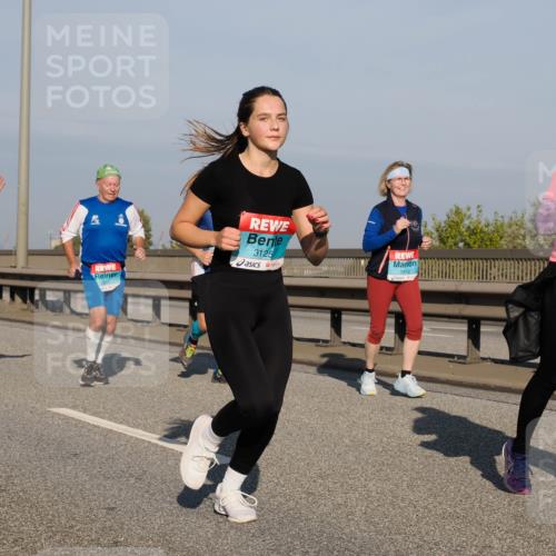 03.10.2025 - Köhlbrandbrückenlauf Fabian Wolf http://msf.ph/oto/9048521 03.10.2025 10:00:33 Position 3 3281, 3505, 3125, 1812 meine-sportfotos.de