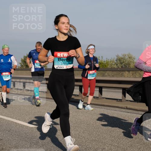 03.10.2025 - Köhlbrandbrückenlauf Fabian Wolf http://msf.ph/oto/9048526 03.10.2025 10:00:34 Position 3 3505, 3125, 1812 meine-sportfotos.de