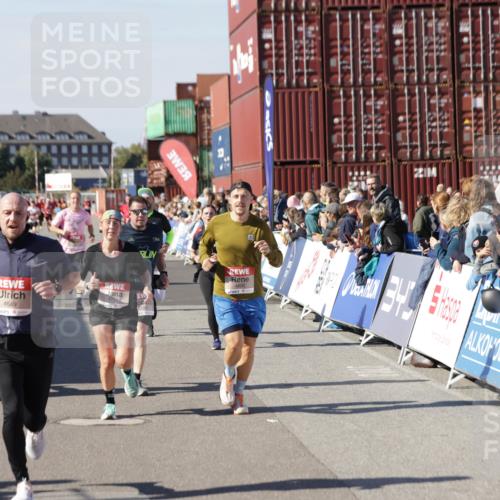 03.10.2025 - Köhlbrandbrückenlauf Jannik Wohlers http://msf.ph/oto/9048536 03.10.2025 13:07:20 Ziel 4287, 4590, 4649, 4794, 4806, 5645, 5646, 5870, 5872, 6302, 6459, 6467 meine-sportfotos.de