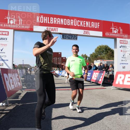 03.10.2025 - Köhlbrandbrückenlauf Lena Gebhardt http://msf.ph/oto/9048540 03.10.2025 13:04:23 Ziel 4117, 4198, 4297, 4494, 4665, 4836, 4995, 5055, 6038, 6250, 6251, 6523, 6723, 6724 meine-sportfotos.de