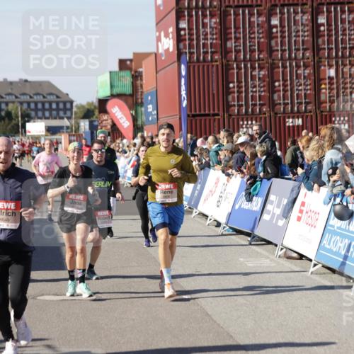 03.10.2025 - Köhlbrandbrückenlauf Jannik Wohlers http://msf.ph/oto/9048544 03.10.2025 13:07:20 Ziel 4287, 4590, 4649, 4794, 4806, 5645, 5646, 5870, 5872, 6302, 6459, 6467 meine-sportfotos.de