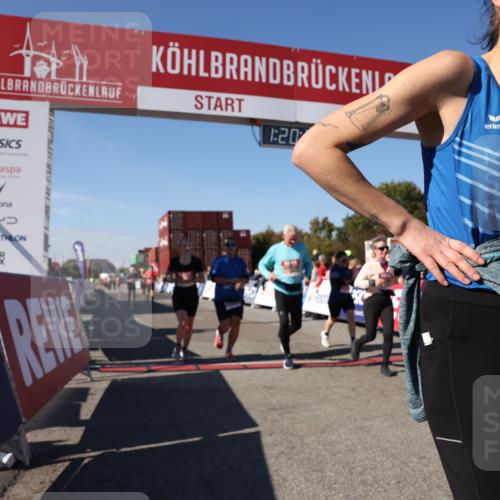 03.10.2025 - Köhlbrandbrückenlauf Lena Gebhardt http://msf.ph/oto/9048550 03.10.2025 13:20:28 Ziel 4269, 4385, 4570, 4571, 4591, 4672, 4739, 4790, 4859, 5082, 5144, 5160, 5208, 5543, 5631, 5672, 5790, 5850, 6035, 6136 meine-sportfotos.de