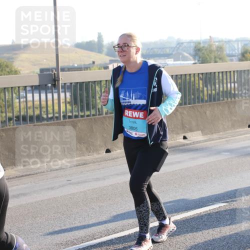 03.10.2025 - Köhlbrandbrückenlauf Lena Gebhardt http://msf.ph/oto/9048569 03.10.2025 09:30:45 Position 1 2665, 3805 meine-sportfotos.de