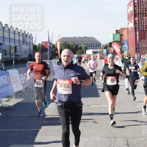 03.10.2025 - Köhlbrandbrückenlauf Jannik Wohlers http://msf.ph/oto/9048574 03.10.2025 13:07:21 Ziel 4287, 4288, 4590, 4649, 4794, 4806, 5645, 5646, 5870, 5872, 6302, 6459, 6467 meine-sportfotos.de