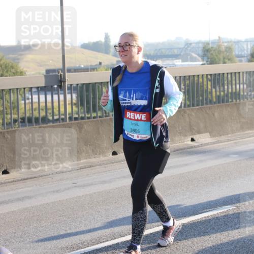 03.10.2025 - Köhlbrandbrückenlauf Lena Gebhardt http://msf.ph/oto/9048575 03.10.2025 09:30:45 Position 1 3805 meine-sportfotos.de