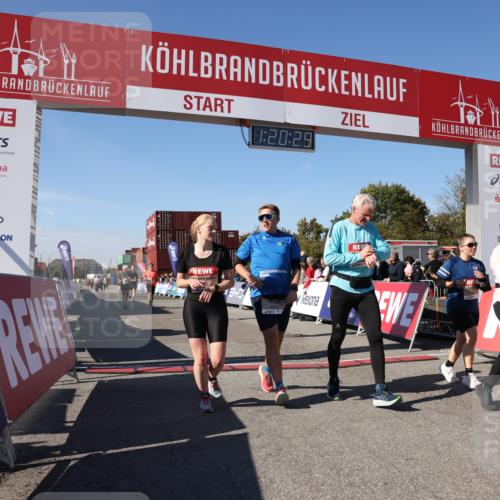 03.10.2025 - Köhlbrandbrückenlauf Lena Gebhardt http://msf.ph/oto/9048577 03.10.2025 13:20:29 Ziel 4269, 4385, 4570, 4571, 4591, 4672, 4739, 4790, 4859, 5082, 5144, 5160, 5208, 5543, 5631, 5790, 6035 meine-sportfotos.de