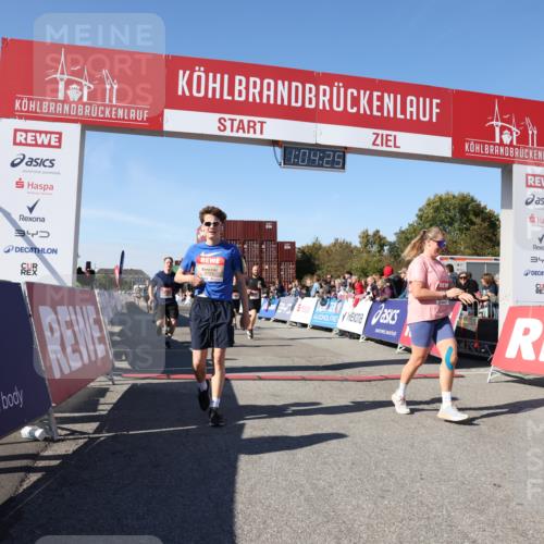 03.10.2025 - Köhlbrandbrückenlauf Lena Gebhardt http://msf.ph/oto/9048579 03.10.2025 13:04:26 Ziel 4055, 4117, 4198, 4297, 4494, 4665, 4836, 4995, 5055, 6018, 6038, 6250, 6251, 6723, 6724 meine-sportfotos.de
