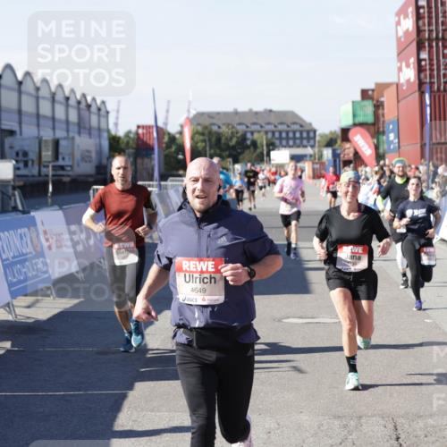 03.10.2025 - Köhlbrandbrückenlauf Jannik Wohlers http://msf.ph/oto/9048580 03.10.2025 13:07:21 Ziel 4287, 4288, 4590, 4649, 4794, 4806, 5645, 5646, 5870, 5872, 6302, 6459, 6467 meine-sportfotos.de