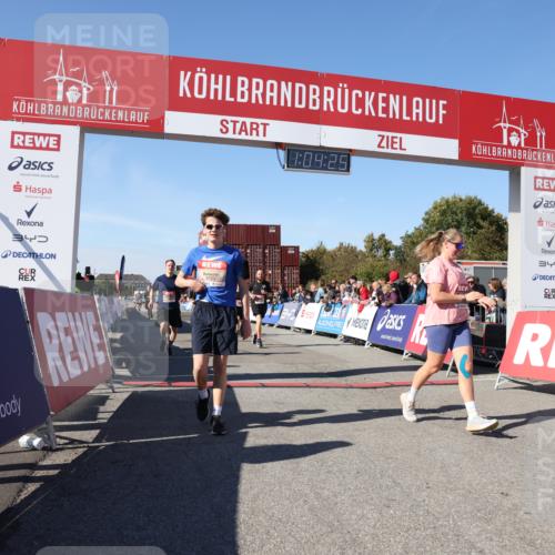 03.10.2025 - Köhlbrandbrückenlauf Lena Gebhardt http://msf.ph/oto/9048585 03.10.2025 13:04:26 Ziel 4055, 4117, 4198, 4297, 4494, 4665, 4836, 4995, 5055, 6018, 6038, 6250, 6251, 6723, 6724 meine-sportfotos.de