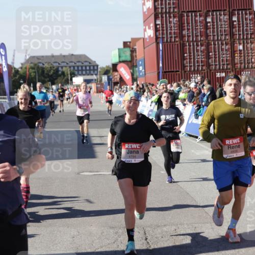 03.10.2025 - Köhlbrandbrückenlauf Jannik Wohlers http://msf.ph/oto/9048597 03.10.2025 13:07:22 Ziel 4287, 4288, 4590, 4649, 4794, 4806, 5645, 5646, 5870, 5872, 6302, 6459 meine-sportfotos.de