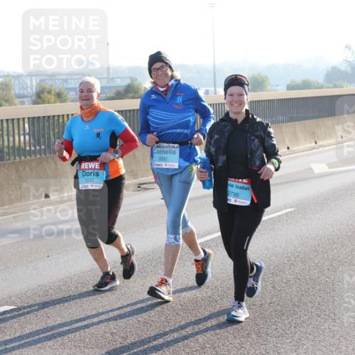 03.10.2025 - Köhlbrandbrückenlauf Lena Gebhardt http://msf.ph/oto/9048598 03.10.2025 09:30:46 Position 1 3093, 3092, 2795 meine-sportfotos.de