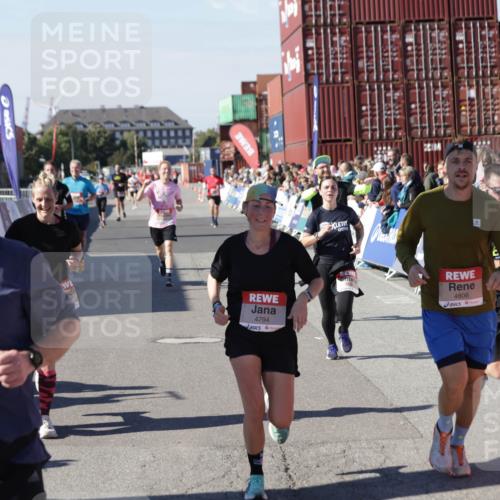 03.10.2025 - Köhlbrandbrückenlauf Jannik Wohlers http://msf.ph/oto/9048599 03.10.2025 13:07:22 Ziel 4287, 4288, 4590, 4649, 4794, 4806, 5645, 5646, 5870, 5872, 6302, 6459 meine-sportfotos.de