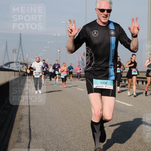 03.10.2025 - Köhlbrandbrückenlauf Fabian Wolf http://msf.ph/oto/9048602 03.10.2025 10:00:36 Position 3 3468 meine-sportfotos.de