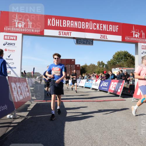 03.10.2025 - Köhlbrandbrückenlauf Lena Gebhardt http://msf.ph/oto/9048603 03.10.2025 13:04:26 Ziel 4055, 4117, 4198, 4297, 4494, 4665, 4836, 4995, 5055, 6018, 6038, 6250, 6251, 6723, 6724 meine-sportfotos.de