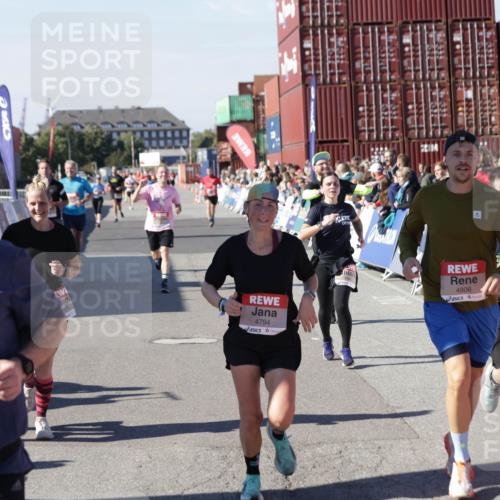 03.10.2025 - Köhlbrandbrückenlauf Jannik Wohlers http://msf.ph/oto/9048604 03.10.2025 13:07:22 Ziel 4287, 4288, 4590, 4649, 4794, 4806, 5645, 5646, 5870, 5872, 6302, 6459 meine-sportfotos.de