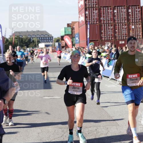 03.10.2025 - Köhlbrandbrückenlauf Jannik Wohlers http://msf.ph/oto/9048608 03.10.2025 13:07:22 Ziel 4287, 4288, 4590, 4649, 4794, 4806, 5645, 5646, 5870, 5872, 6302, 6459 meine-sportfotos.de