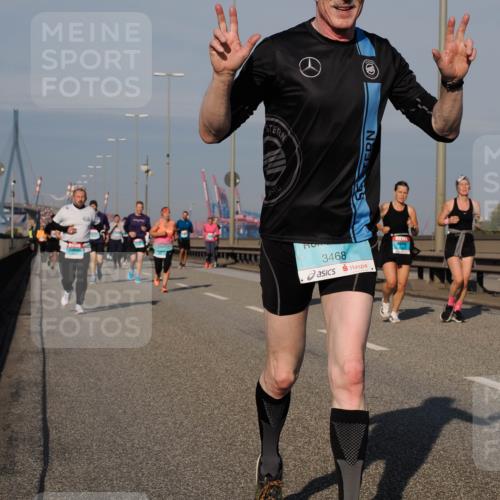 03.10.2025 - Köhlbrandbrückenlauf Fabian Wolf http://msf.ph/oto/9048609 03.10.2025 10:00:37 Position 3 3468 meine-sportfotos.de