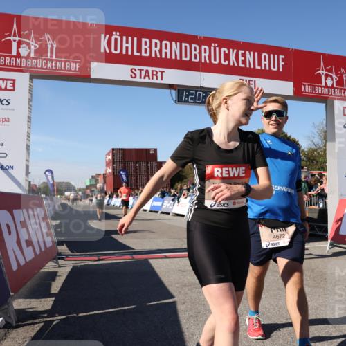 03.10.2025 - Köhlbrandbrückenlauf Lena Gebhardt http://msf.ph/oto/9048613 03.10.2025 13:20:30 Ziel 4269, 4385, 4570, 4571, 4591, 4672, 4739, 4790, 4859, 5082, 5144, 5208, 5543, 5631, 5790 meine-sportfotos.de