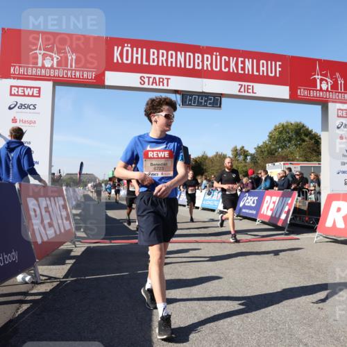 03.10.2025 - Köhlbrandbrückenlauf Lena Gebhardt http://msf.ph/oto/9048628 03.10.2025 13:04:27 Ziel 4055, 4117, 4198, 4297, 4494, 4665, 4836, 4995, 5055, 6018, 6250, 6251, 6723, 6724 meine-sportfotos.de