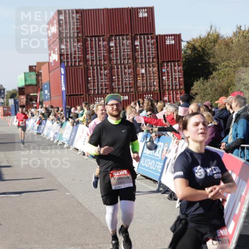 03.10.2025 - Köhlbrandbrückenlauf Jannik Wohlers http://msf.ph/oto/9048642 03.10.2025 13:07:24 Ziel 4113, 4287, 4288, 4590, 4636, 4649, 4794, 4806, 5645, 5646, 5870, 5872, 6459 meine-sportfotos.de