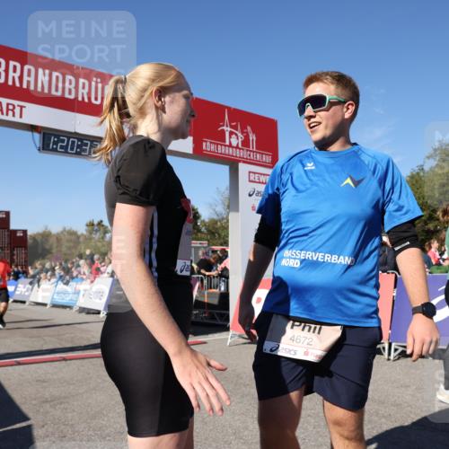 03.10.2025 - Köhlbrandbrückenlauf Lena Gebhardt http://msf.ph/oto/9048648 03.10.2025 13:20:32 Ziel 4269, 4385, 4570, 4571, 4591, 4672, 4739, 4790, 4859, 5082, 5208, 5543, 5631, 5790, 6777, 6807 meine-sportfotos.de