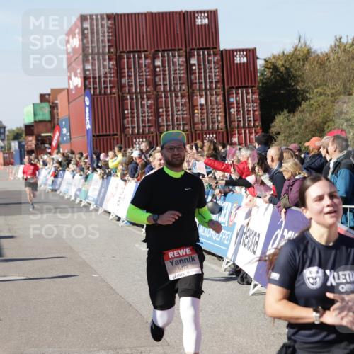03.10.2025 - Köhlbrandbrückenlauf Jannik Wohlers http://msf.ph/oto/9048656 03.10.2025 13:07:24 Ziel 4113, 4287, 4288, 4590, 4636, 4649, 4794, 4806, 5645, 5646, 5870, 5872, 6459 meine-sportfotos.de