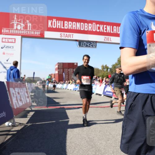 03.10.2025 - Köhlbrandbrückenlauf Lena Gebhardt http://msf.ph/oto/9048657 03.10.2025 13:04:29 Ziel 4055, 4117, 4198, 4297, 4494, 4665, 4836, 4995, 6018, 6092, 6250, 6251, 6723, 6724 meine-sportfotos.de