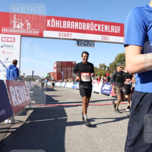 03.10.2025 - Köhlbrandbrückenlauf Lena Gebhardt http://msf.ph/oto/9048661 03.10.2025 13:04:29 Ziel 4055, 4117, 4198, 4297, 4494, 4665, 4836, 4995, 6018, 6092, 6250, 6251, 6723, 6724 meine-sportfotos.de