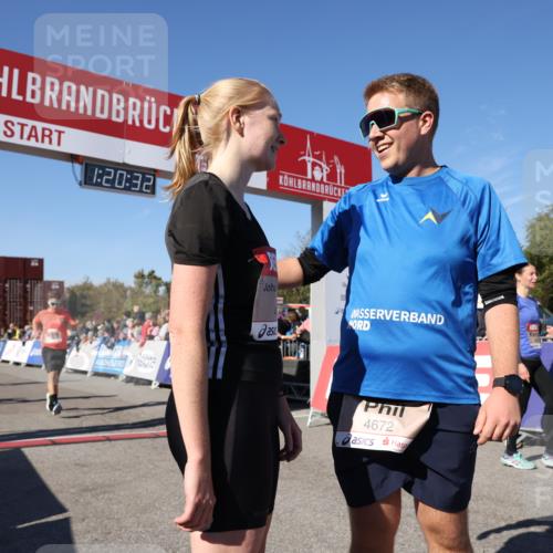 03.10.2025 - Köhlbrandbrückenlauf Lena Gebhardt http://msf.ph/oto/9048662 03.10.2025 13:20:33 Ziel 4269, 4385, 4570, 4591, 4672, 4739, 4790, 4859, 5082, 5208, 5543, 5631, 5790, 6777, 6807 meine-sportfotos.de
