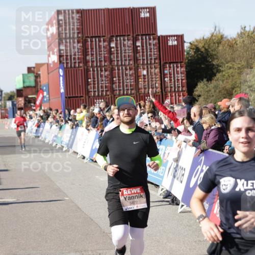 03.10.2025 - Köhlbrandbrückenlauf Jannik Wohlers http://msf.ph/oto/9048664 03.10.2025 13:07:24 Ziel 4113, 4287, 4288, 4590, 4636, 4649, 4794, 4806, 5645, 5646, 5870, 5872, 6459 meine-sportfotos.de