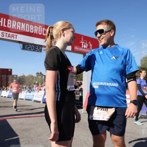 03.10.2025 - Köhlbrandbrückenlauf Lena Gebhardt http://msf.ph/oto/9048665 03.10.2025 13:20:33 Ziel 4269, 4385, 4570, 4591, 4672, 4739, 4790, 4859, 5082, 5208, 5543, 5631, 5790, 6777, 6807 meine-sportfotos.de
