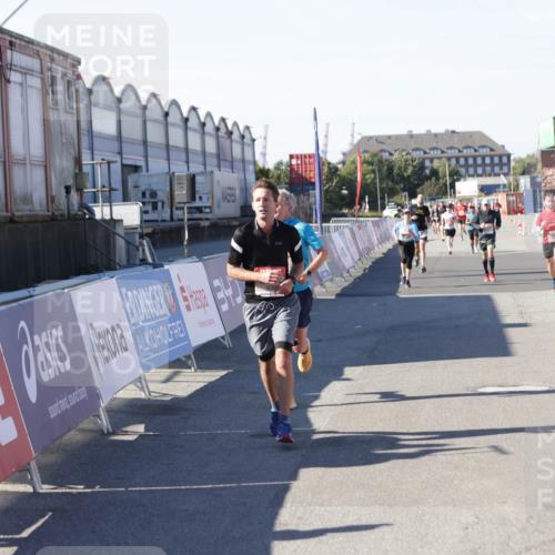 03.10.2025 - Köhlbrandbrückenlauf Jannik Wohlers http://msf.ph/oto/9048670 03.10.2025 13:07:25 Ziel 4113, 4287, 4288, 4590, 4636, 4649, 4794, 4806, 5645, 5646, 5870, 5872, 6459 meine-sportfotos.de