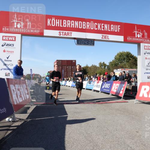 03.10.2025 - Köhlbrandbrückenlauf Lena Gebhardt http://msf.ph/oto/9048686 03.10.2025 13:04:32 Ziel 4055, 4117, 4198, 4297, 4494, 4665, 4713, 4836, 4995, 6018, 6092, 6723 meine-sportfotos.de