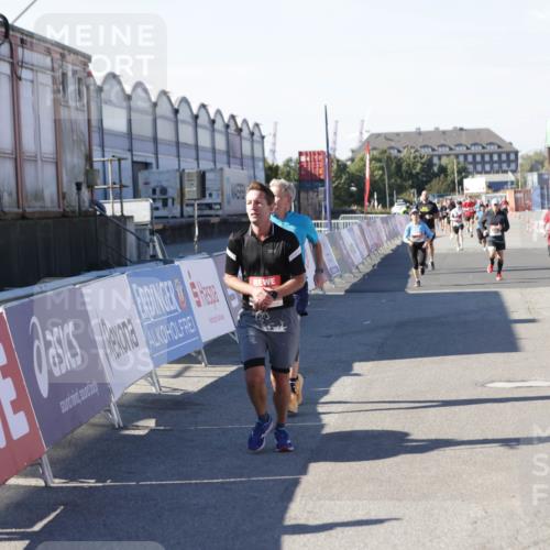 03.10.2025 - Köhlbrandbrückenlauf Jannik Wohlers http://msf.ph/oto/9048687 03.10.2025 13:07:25 Ziel 4113, 4287, 4288, 4590, 4636, 4649, 4794, 4806, 5645, 5646, 5870, 5872, 6459 meine-sportfotos.de