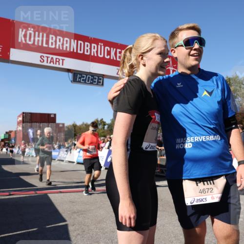 03.10.2025 - Köhlbrandbrückenlauf Lena Gebhardt http://msf.ph/oto/9048688 03.10.2025 13:20:34 Ziel 4269, 4385, 4570, 4591, 4672, 4739, 4790, 4859, 5082, 5208, 5543, 5631, 5790, 6777, 6807 meine-sportfotos.de