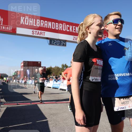 03.10.2025 - Köhlbrandbrückenlauf Lena Gebhardt http://msf.ph/oto/9048699 03.10.2025 13:20:34 Ziel 4269, 4385, 4570, 4591, 4672, 4739, 4790, 4859, 5082, 5208, 5543, 5631, 5790, 6777, 6807 meine-sportfotos.de