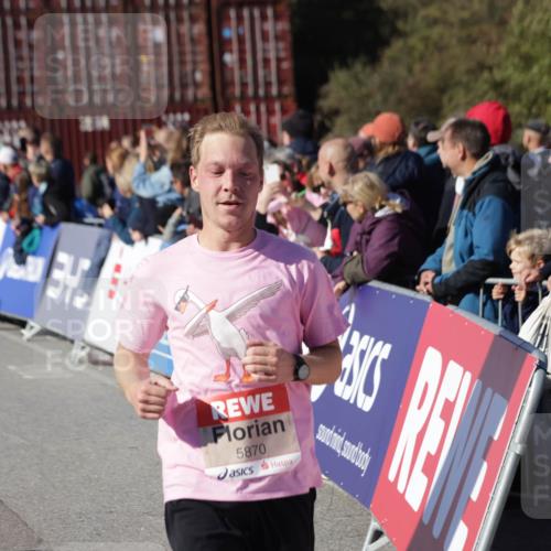 03.10.2025 - Köhlbrandbrückenlauf Jannik Wohlers http://msf.ph/oto/9048720 03.10.2025 13:07:26 Ziel 4113, 4287, 4288, 4375, 4590, 4636, 4649, 4794, 4806, 5645, 5646, 5870, 5872, 6459 meine-sportfotos.de